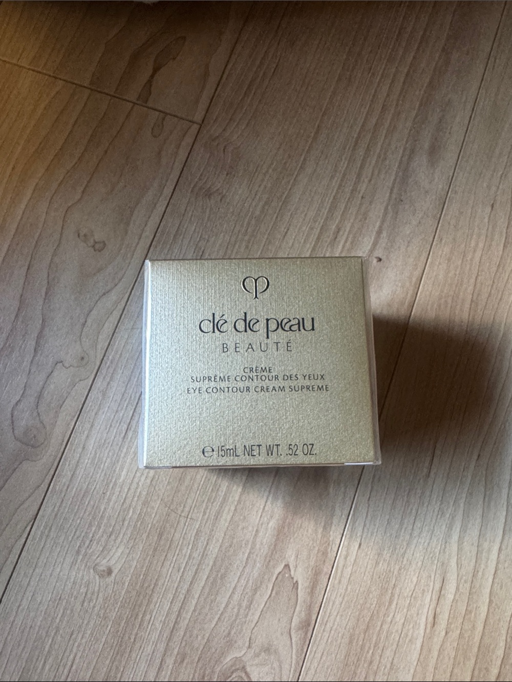 cle de peau Beauté Eye Contour Cream -